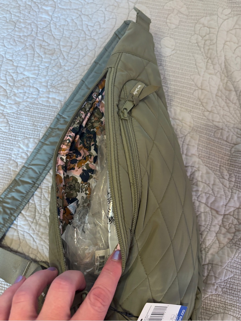Vera Bradley Olive Quilted Ultralight Essential Sling Backpack New - Picture 3 of 4
